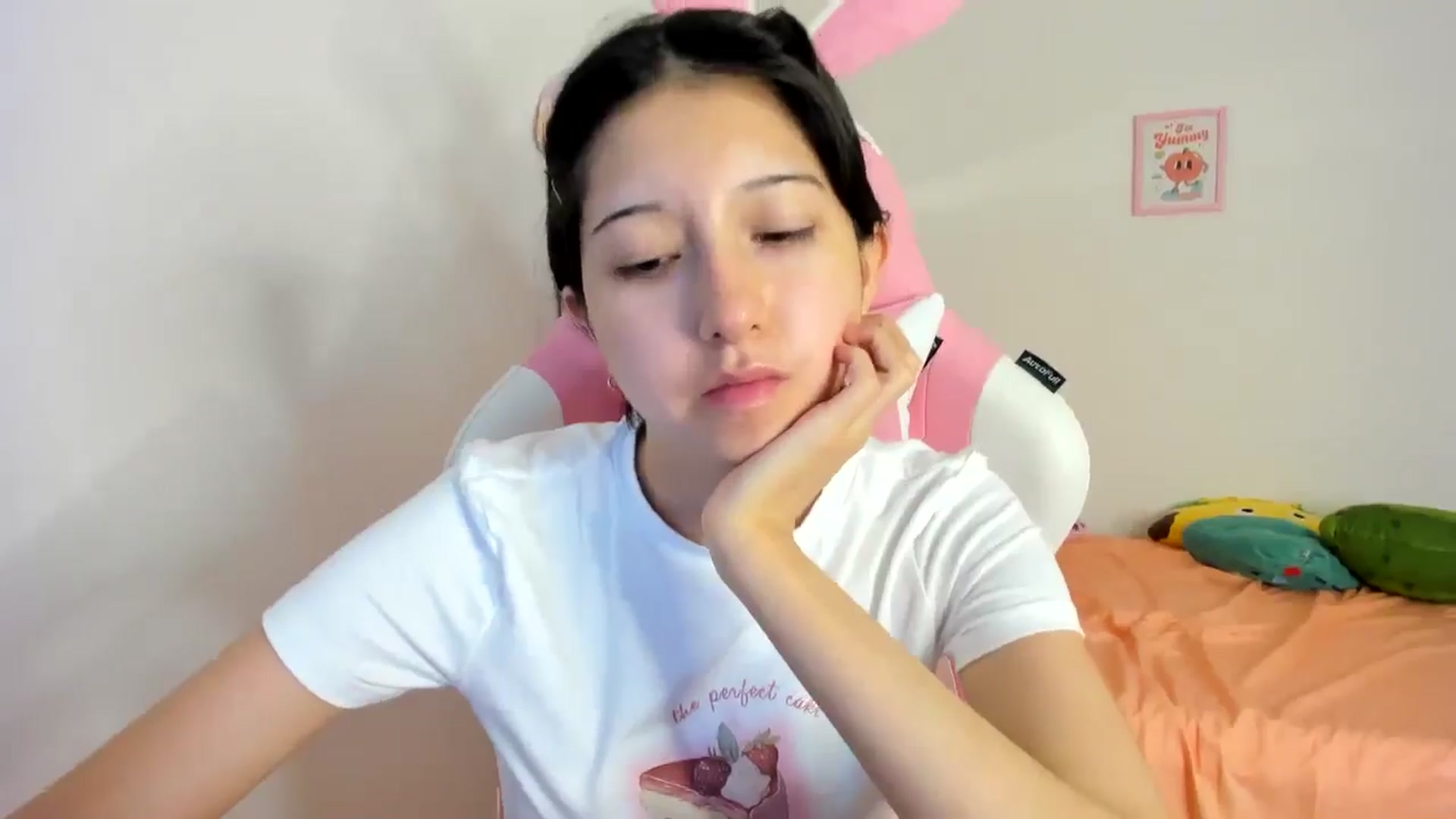 Gallery image thumbnail from Cherrycute666's myfreecams stream on, 08/11/2024, 10:09 image 19 of 20