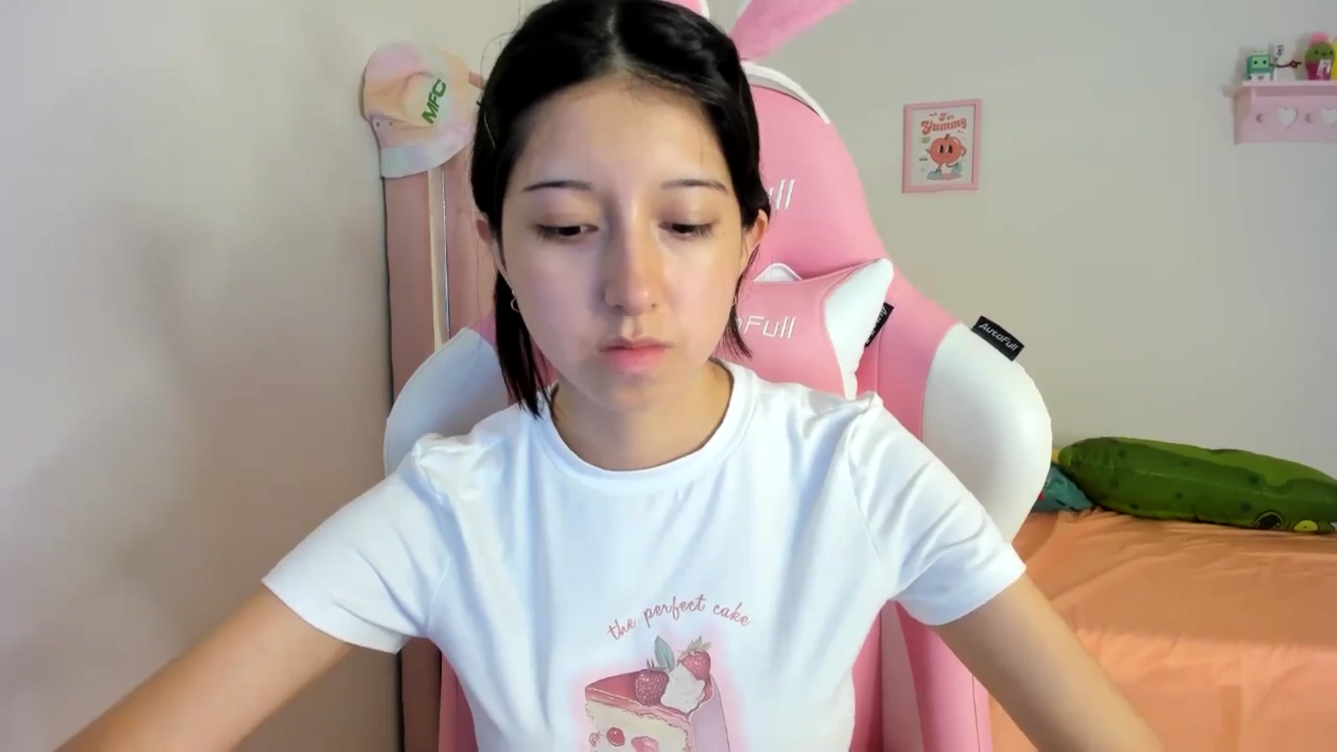 Gallery image thumbnail from Cherrycute666's myfreecams stream on, 08/11/2024, 10:09 image 17 of 20