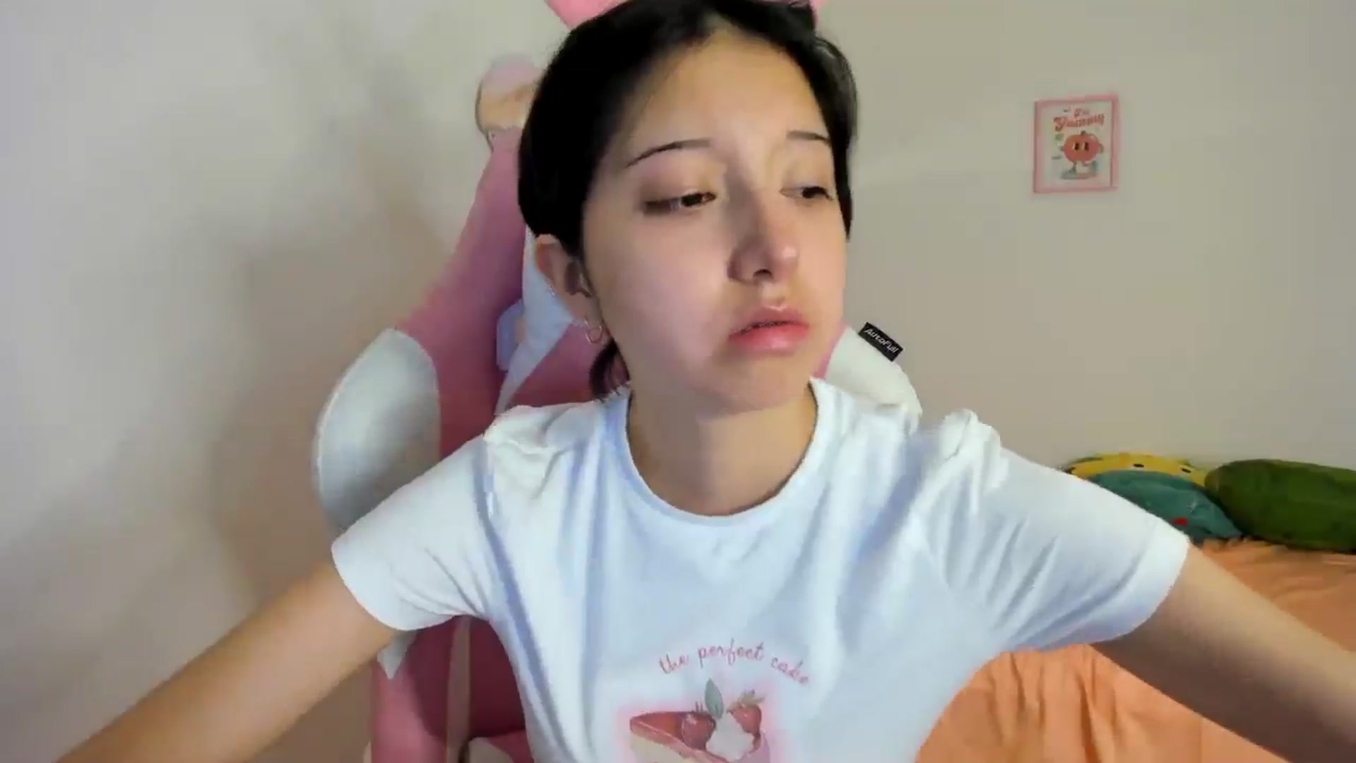 Gallery image thumbnail from Cherrycute666's myfreecams stream on, 08/11/2024, 10:09 image 7 of 20