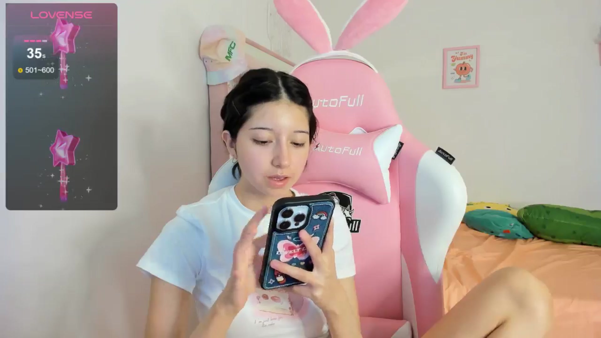 Gallery image thumbnail from Cherrycute666's myfreecams stream on, 08/11/2024, 10:51 image 4 of 20