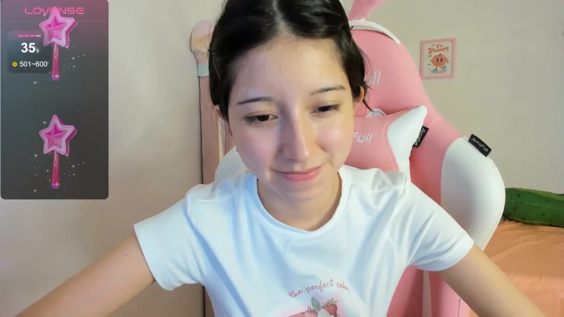 Gallery image thumbnail from Cherrycute666's myfreecams stream on, 08/11/2024, 10:51 image 16 of 20