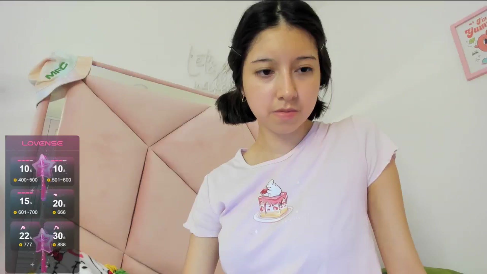 Gallery image thumbnail from Cherrycute666's myfreecams stream on, 08/13/2024, 24:00 image 17 of 20