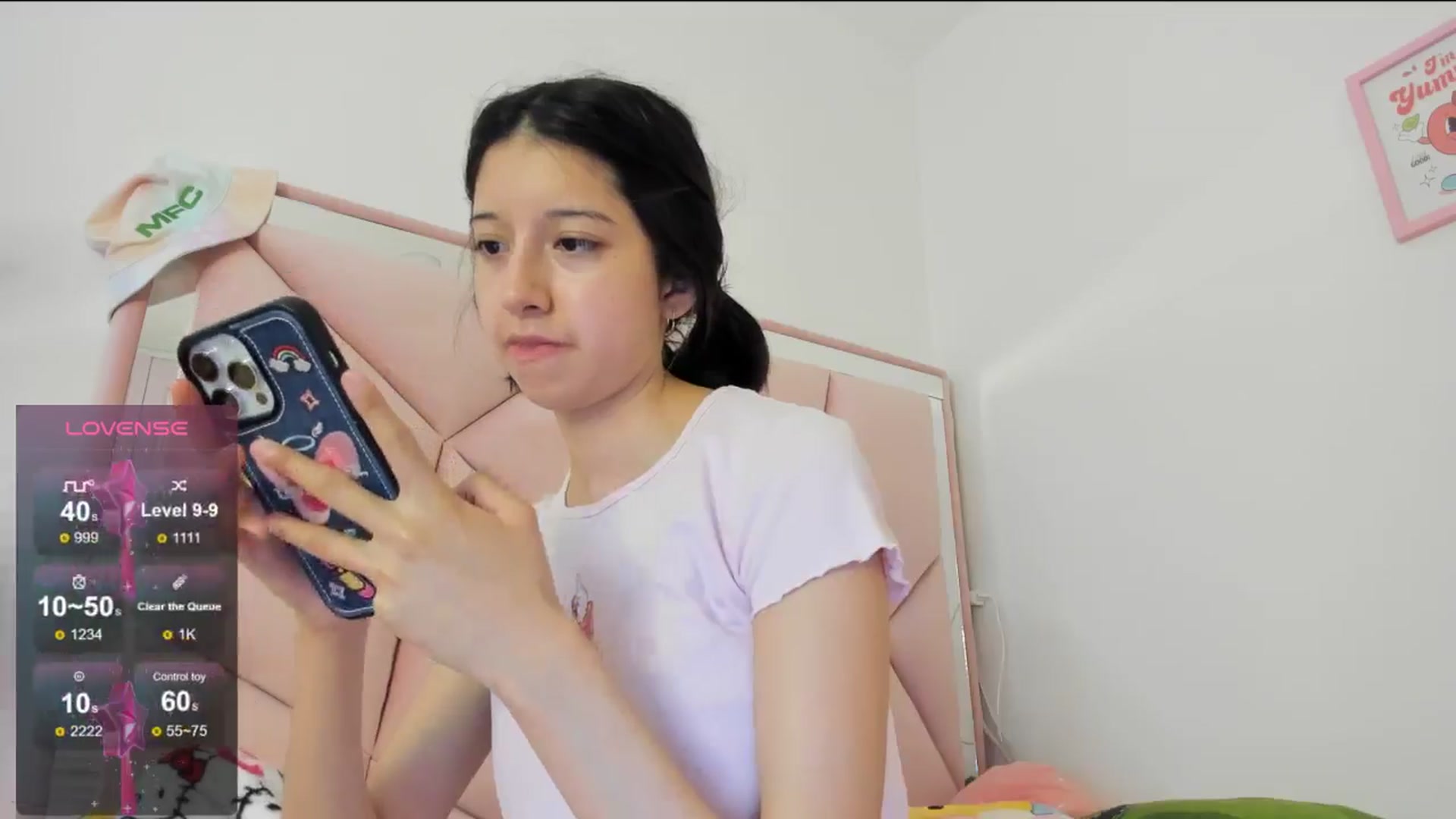 Gallery image thumbnail from Cherrycute666's myfreecams stream on, 08/13/2024, 24:00 image 16 of 20