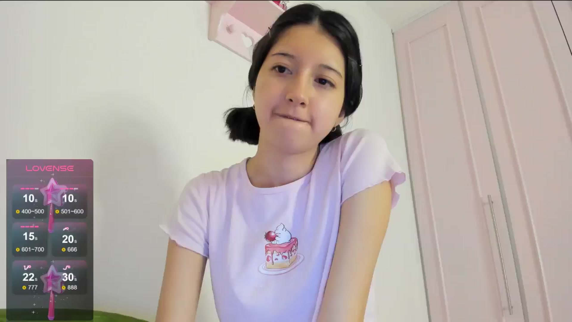 Gallery image thumbnail from Cherrycute666's myfreecams stream on, 08/13/2024, 06:31 image 17 of 20