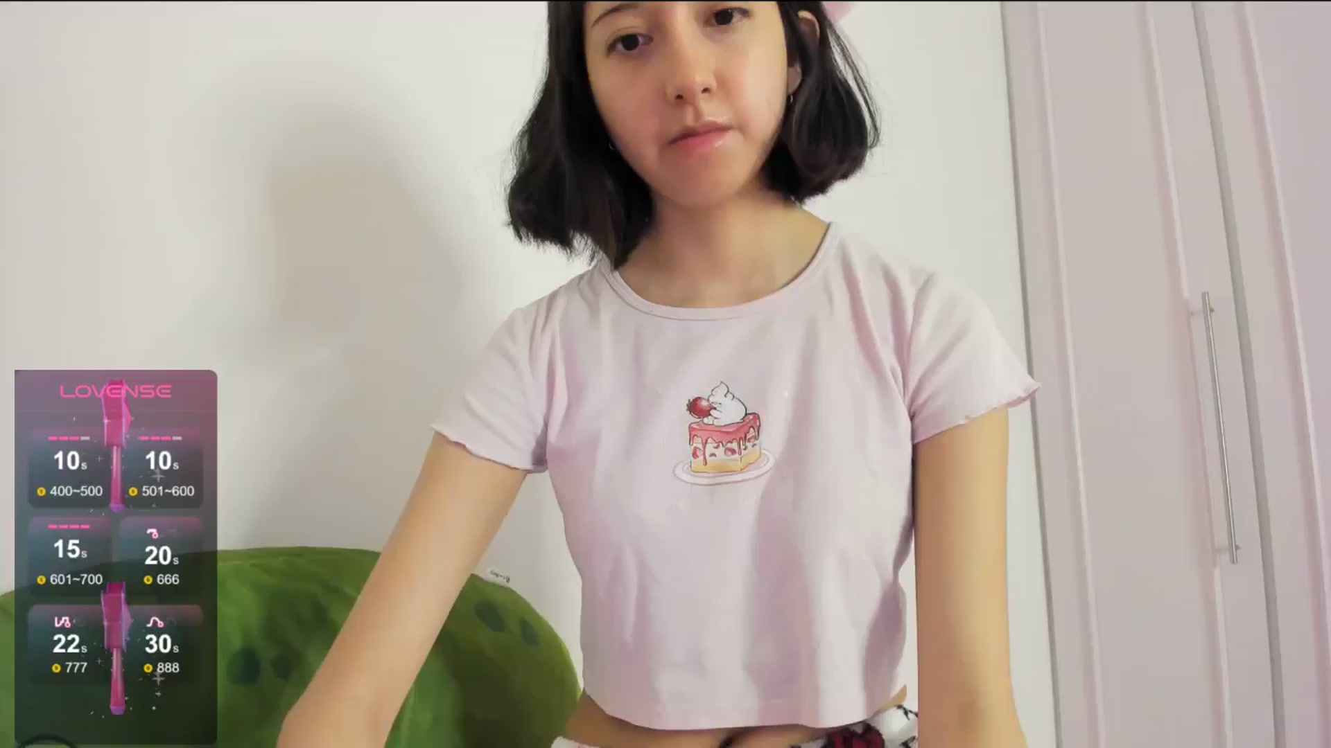 Gallery image thumbnail from Cherrycute666's myfreecams stream on, 08/13/2024, 06:31 image 1 of 20
