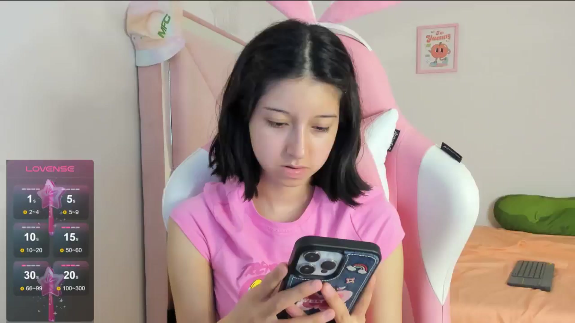Gallery image thumbnail from Cherrycute666's myfreecams stream on, 08/14/2024, 07:30 image 18 of 20