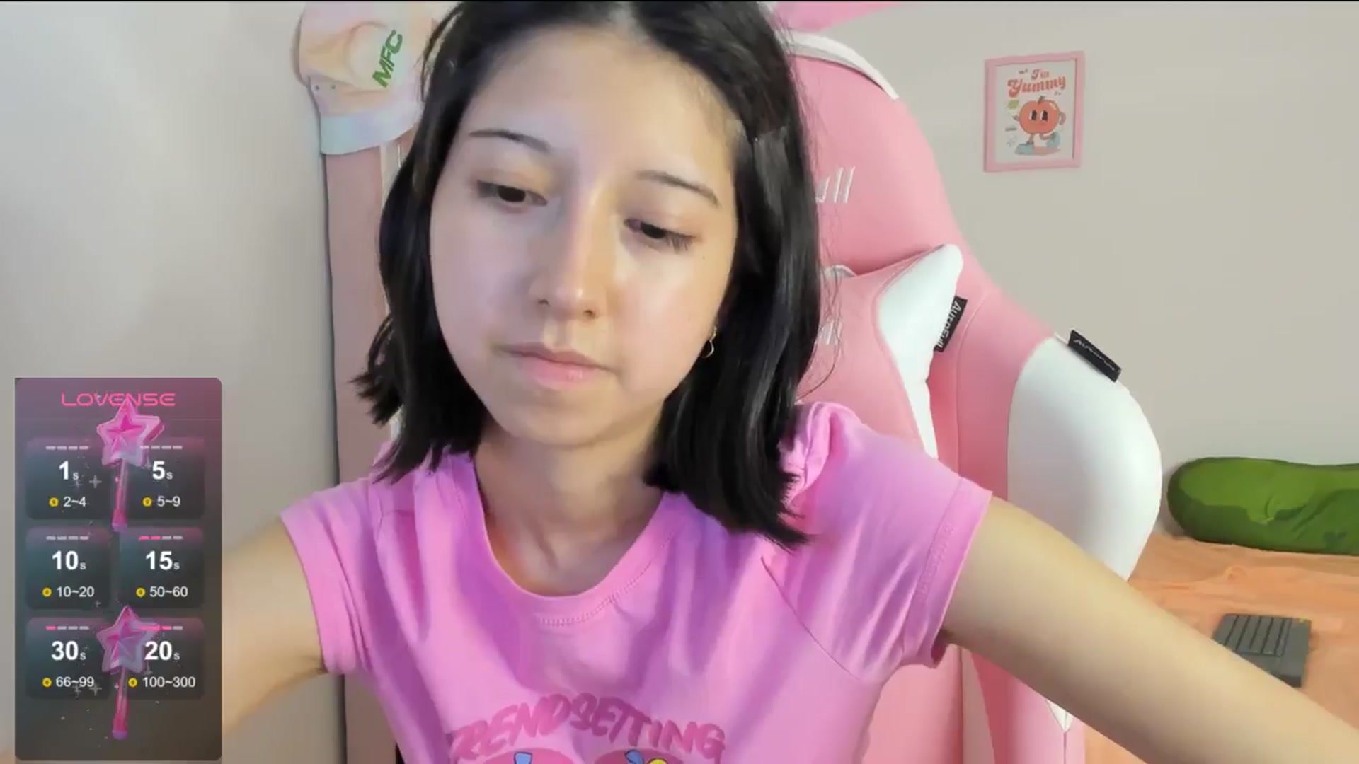Gallery image thumbnail from Cherrycute666's myfreecams stream on, 08/14/2024, 07:30 image 17 of 20