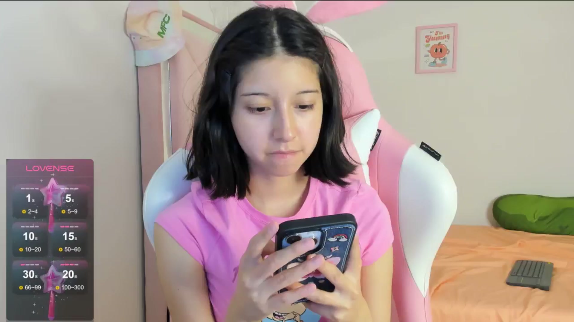 Gallery image thumbnail from Cherrycute666's myfreecams stream on, 08/14/2024, 07:30 image 15 of 20