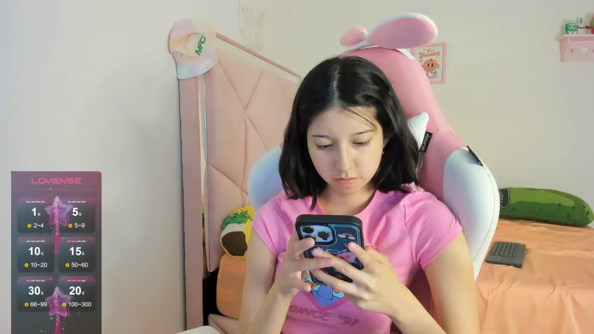 Gallery image thumbnail from Cherrycute666's myfreecams stream on, 08/14/2024, 09:48 image 15 of 20