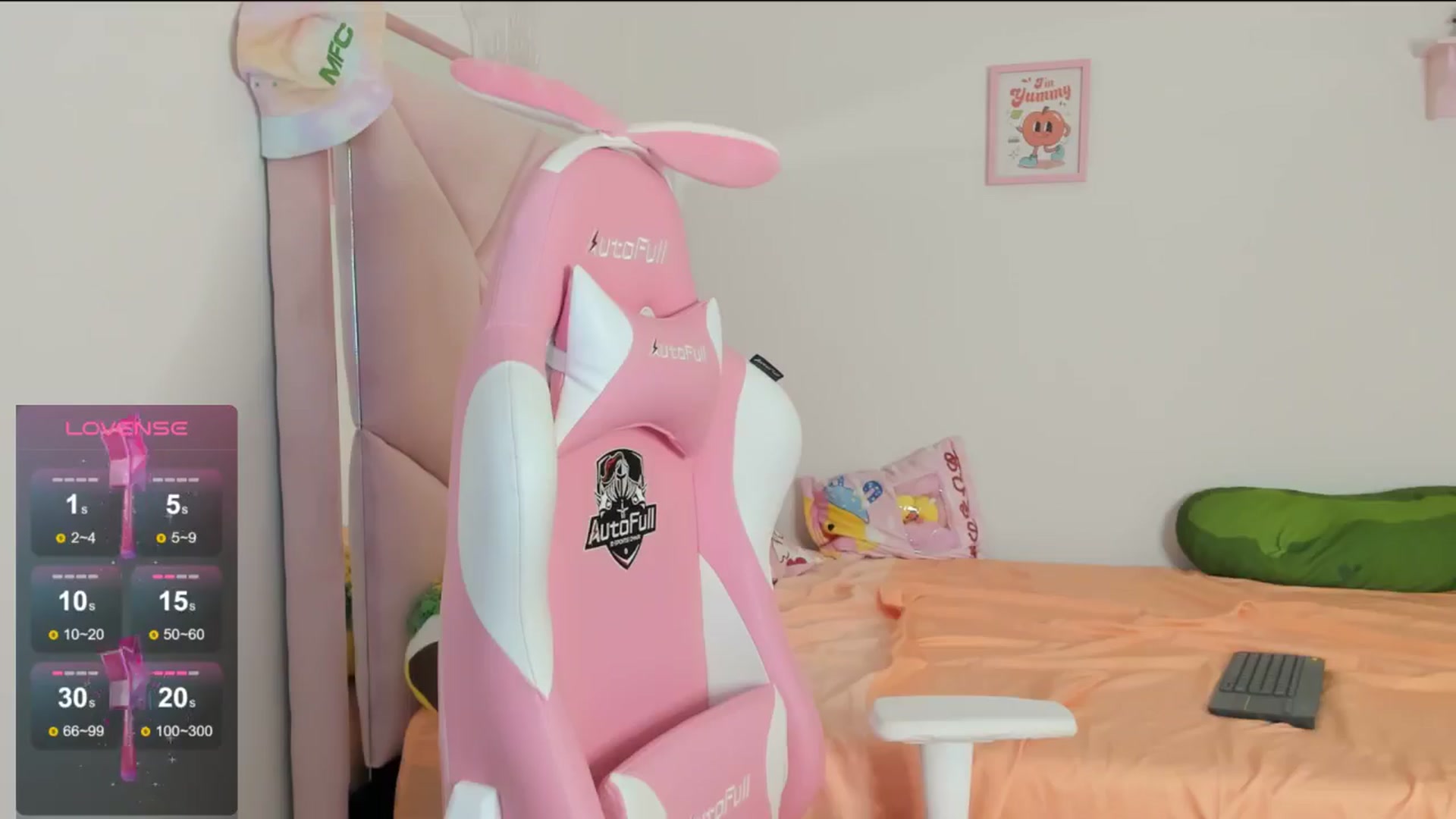 Gallery image thumbnail from Cherrycute666's myfreecams stream on, 08/14/2024, 09:48 image 9 of 20