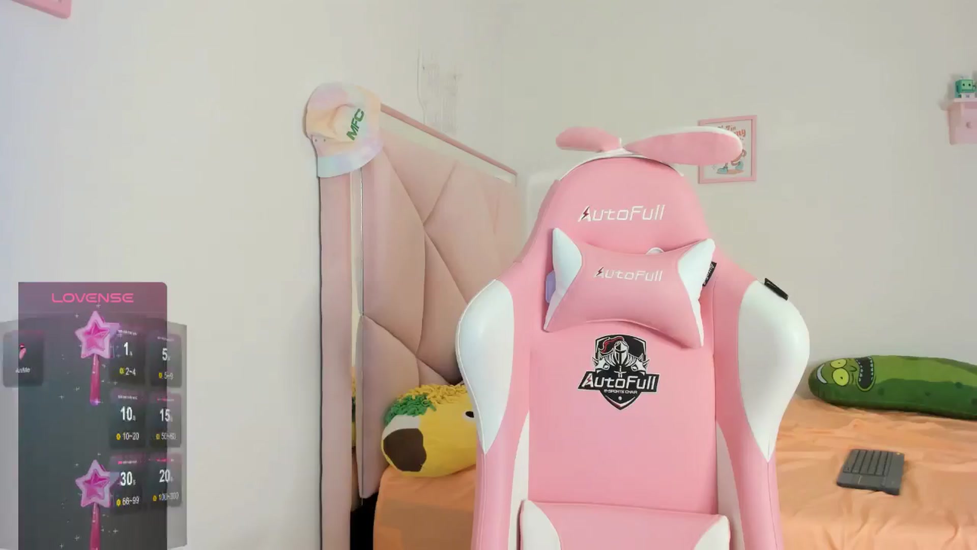 Gallery image thumbnail from Cherrycute666's myfreecams stream on, 08/14/2024, 10:03 image 9 of 20