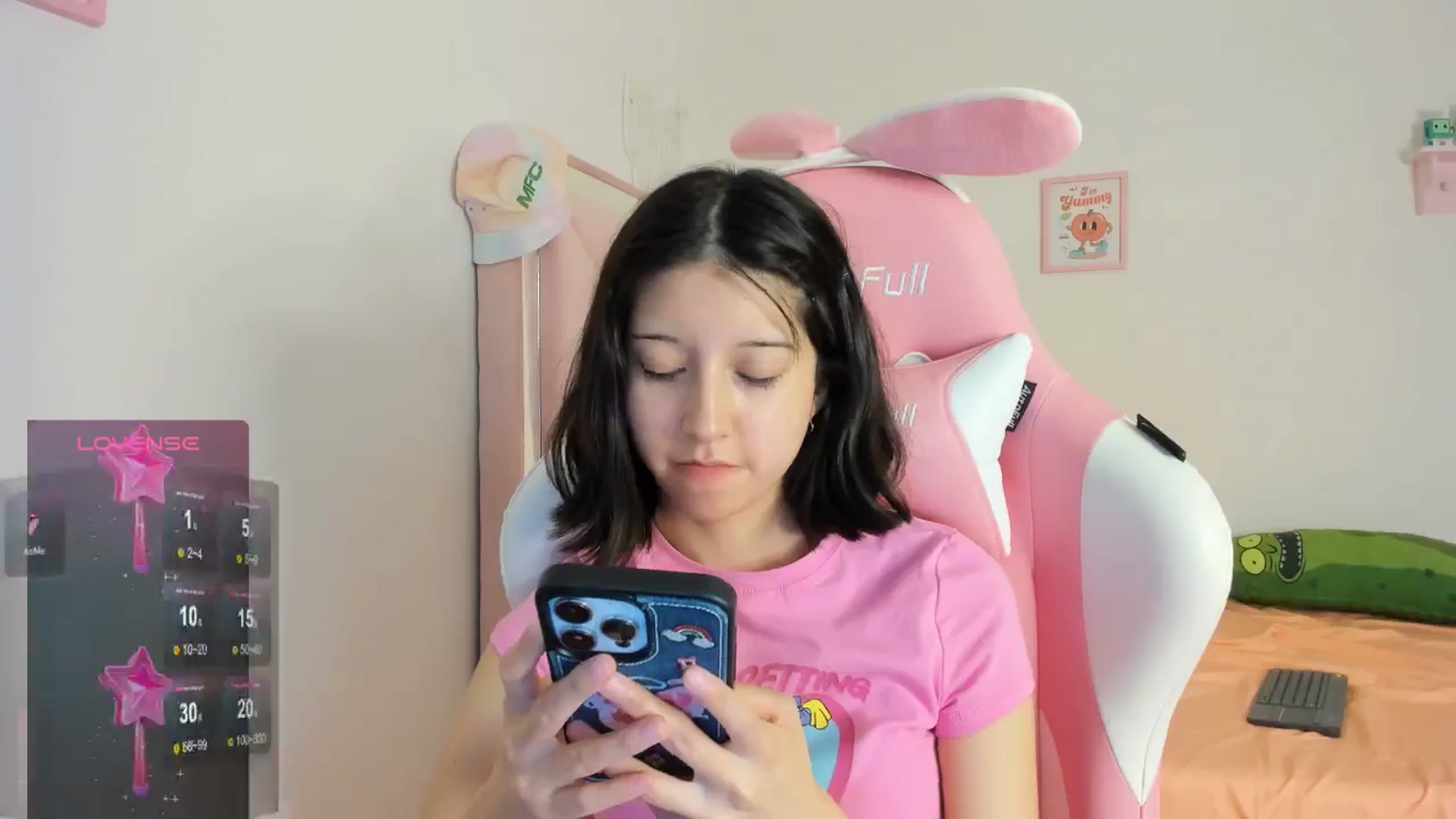 Gallery image thumbnail from Cherrycute666's myfreecams stream on, 08/14/2024, 10:03 image 6 of 20