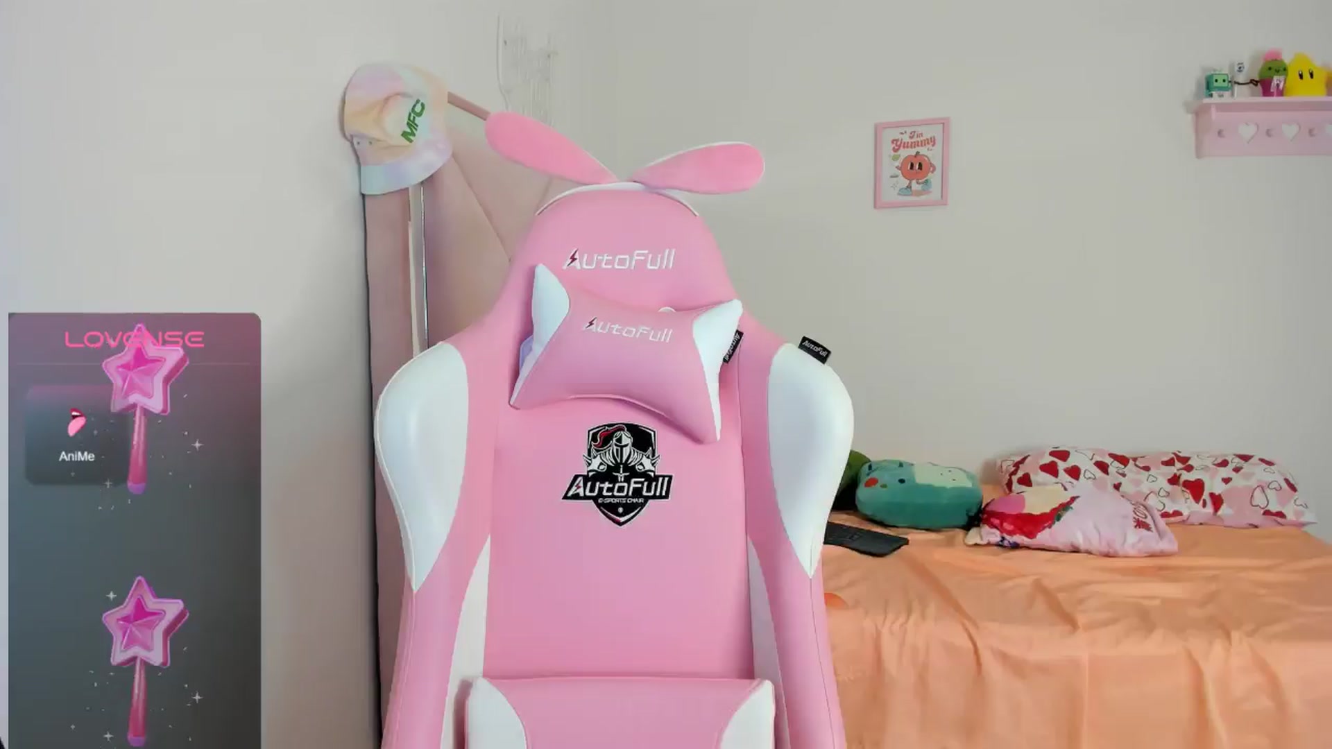 Gallery image thumbnail from Cherrycute666's myfreecams stream on, 08/15/2024, 04:05 image 19 of 20