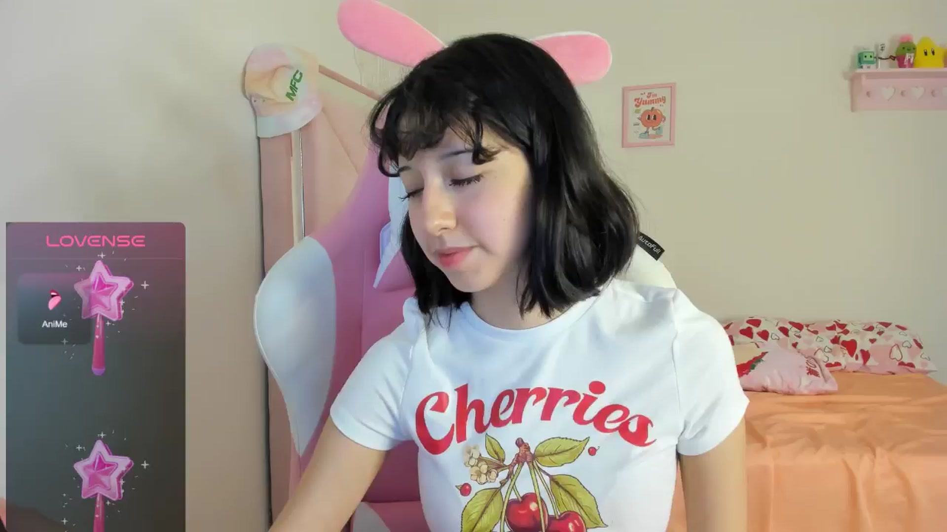 Gallery image thumbnail from Cherrycute666's myfreecams stream on, 08/15/2024, 04:31 image 17 of 20