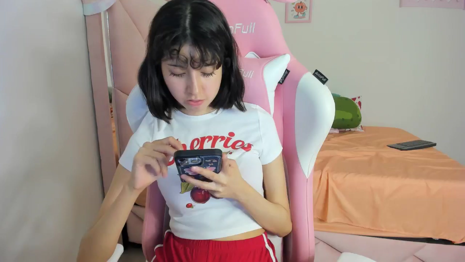 Gallery image thumbnail from Cherrycute666's myfreecams stream on, 08/15/2024, 08:51 image 20 of 20
