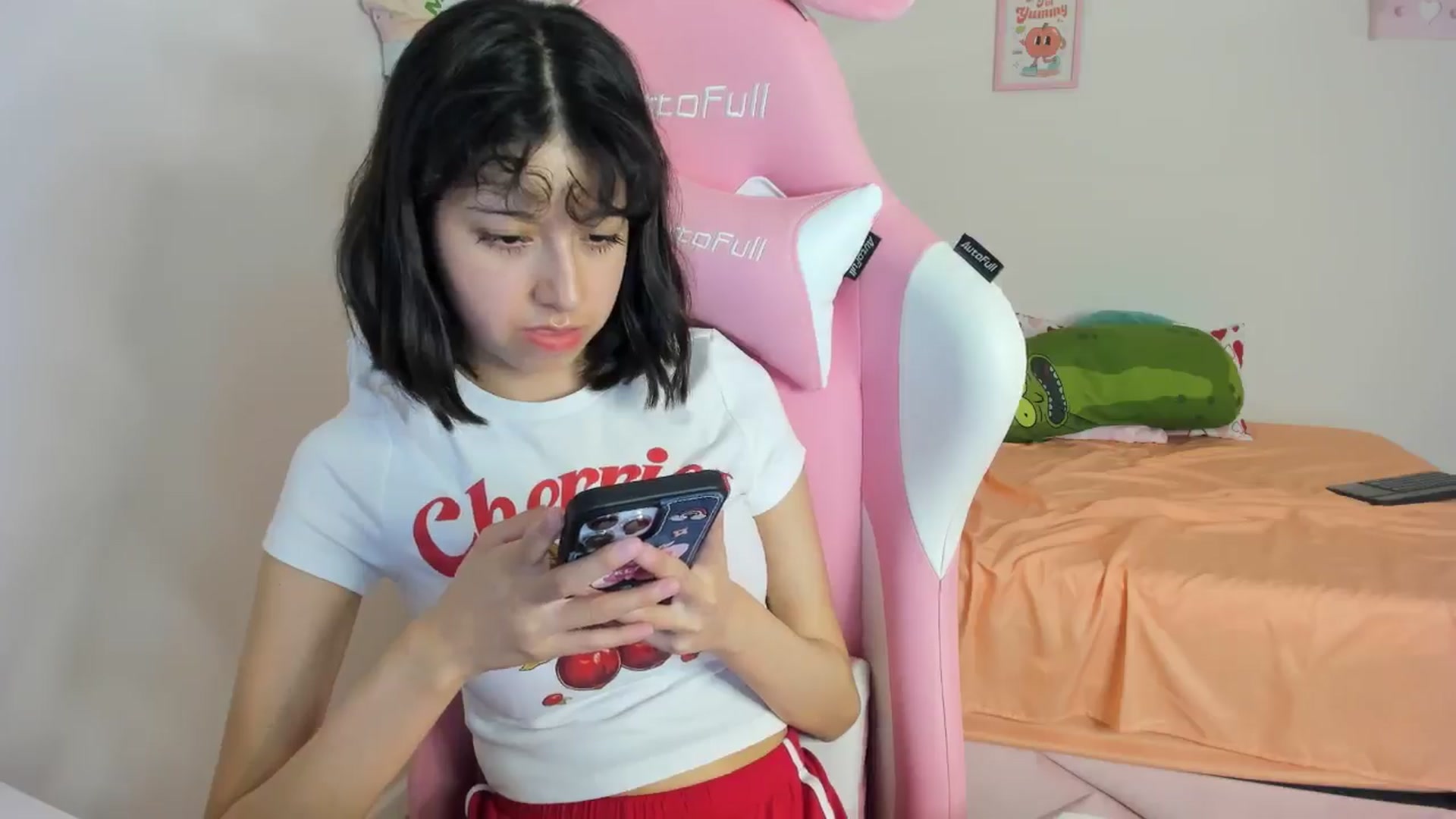 Gallery image thumbnail from Cherrycute666's myfreecams stream on, 08/15/2024, 08:51 image 2 of 20