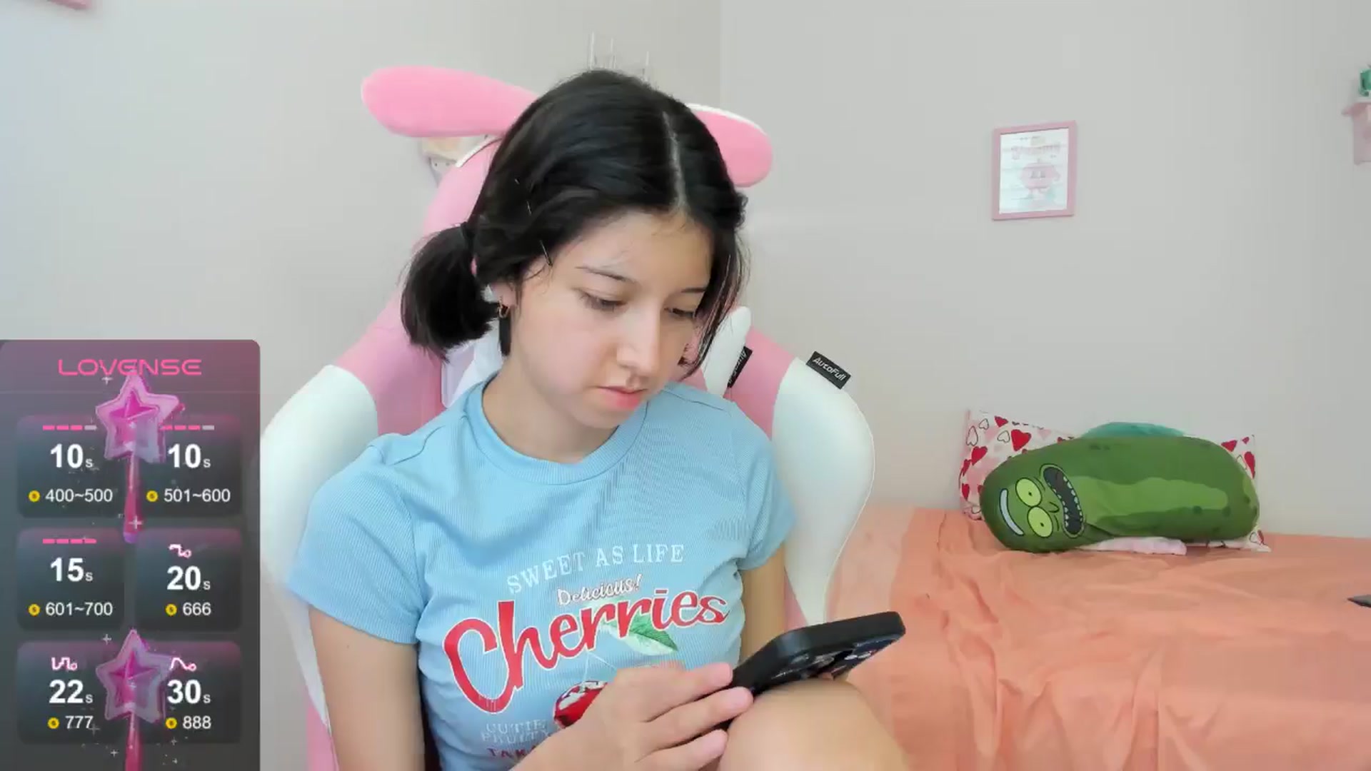 Gallery image thumbnail from Cherrycute666's myfreecams stream on, 08/15/2024, 21:30 image 19 of 20