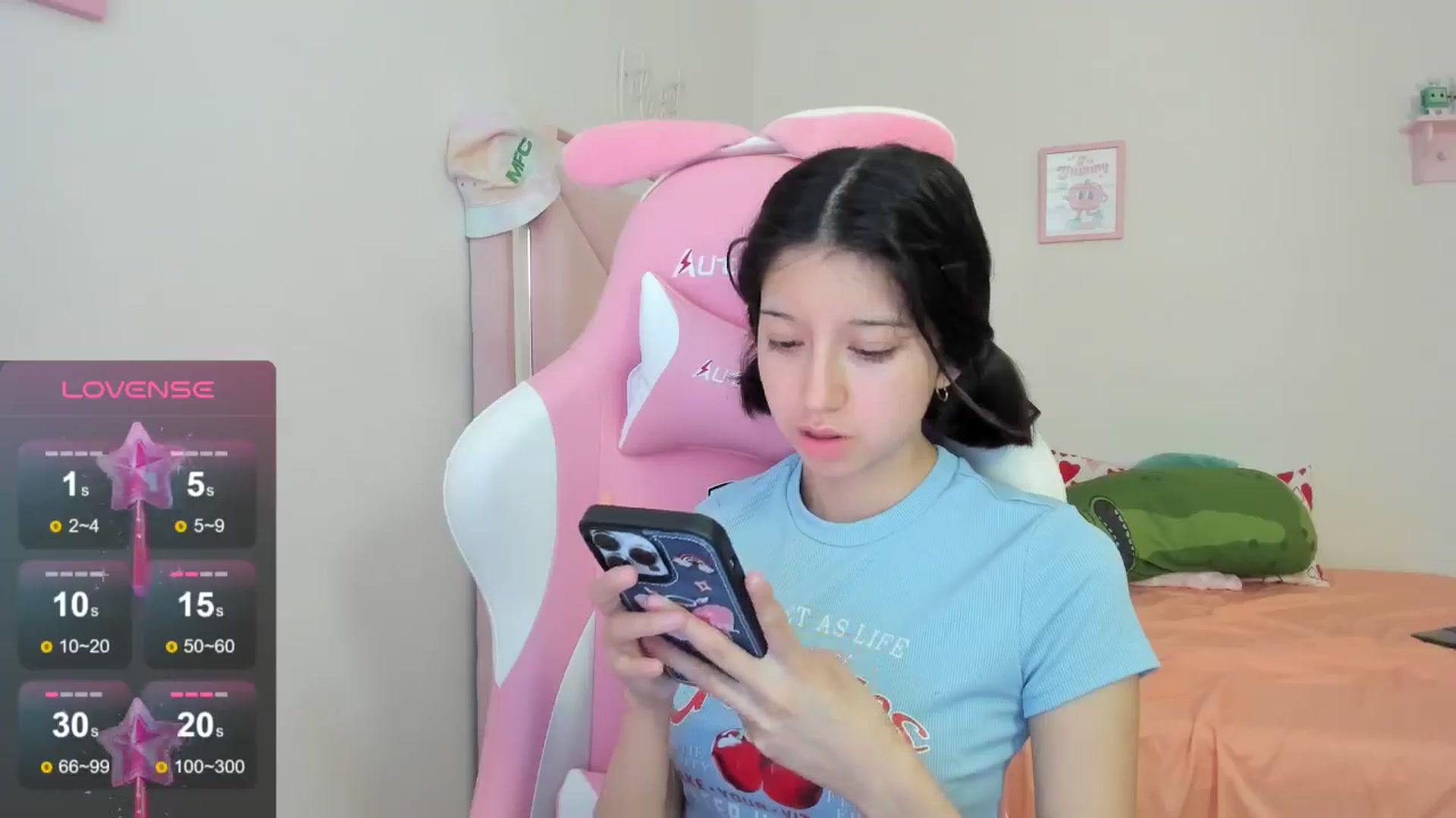 Gallery image thumbnail from Cherrycute666's myfreecams stream on, 08/15/2024, 22:51 image 7 of 20