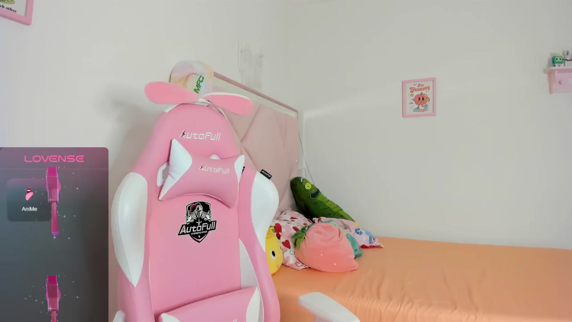 Gallery image thumbnail from Cherrycute666's myfreecams stream on, 08/17/2024, 05:00 image 12 of 20