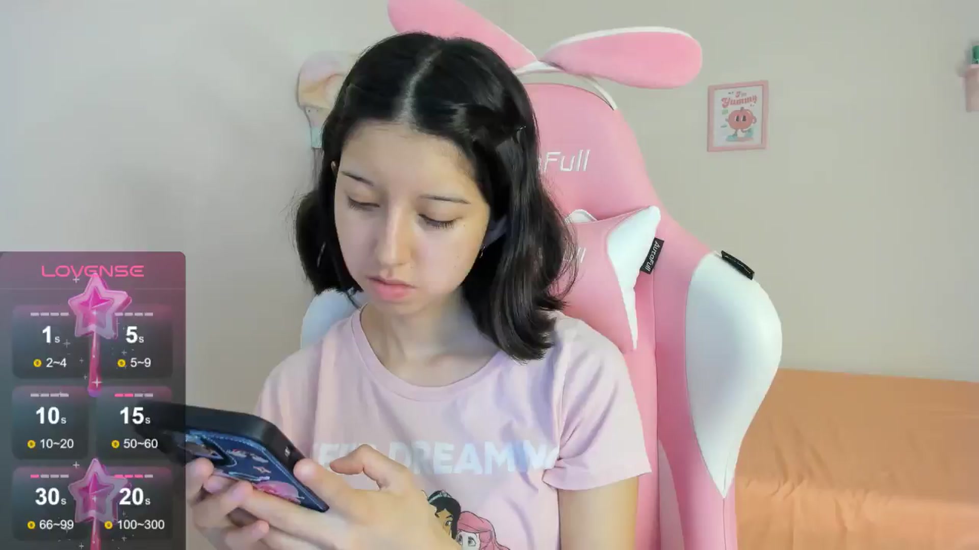 Gallery image thumbnail from Cherrycute666's myfreecams stream on, 08/18/2024, 01:04 image 4 of 20