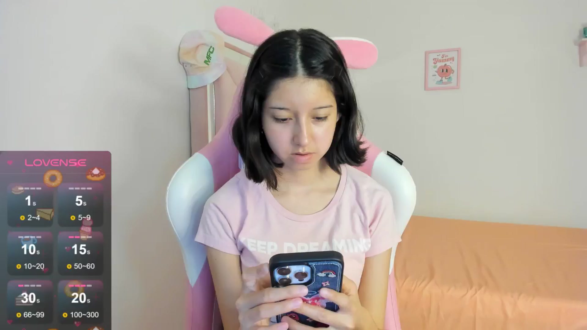 Gallery image thumbnail from Cherrycute666's myfreecams stream on, 08/18/2024, 01:04 image 10 of 20