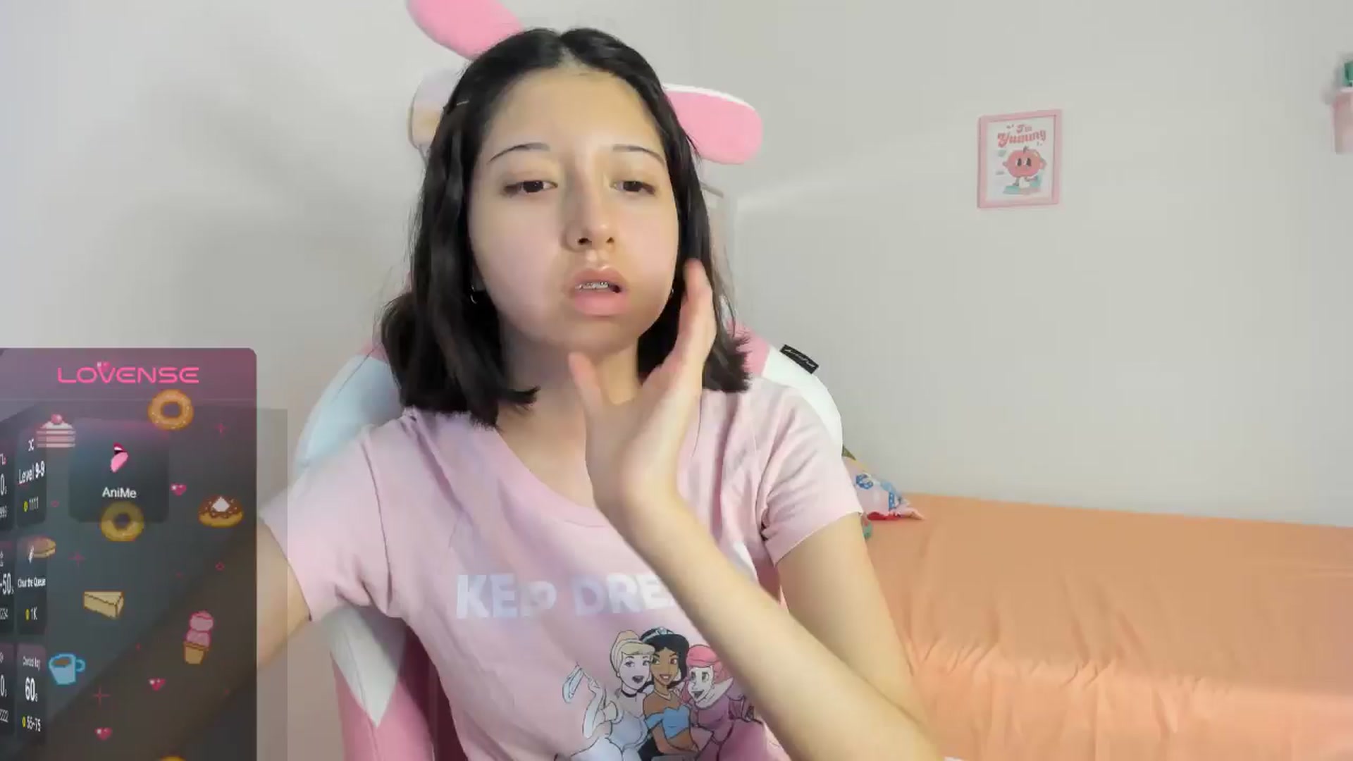 Gallery image thumbnail from Cherrycute666's myfreecams stream on, 08/18/2024, 01:04 image 9 of 20