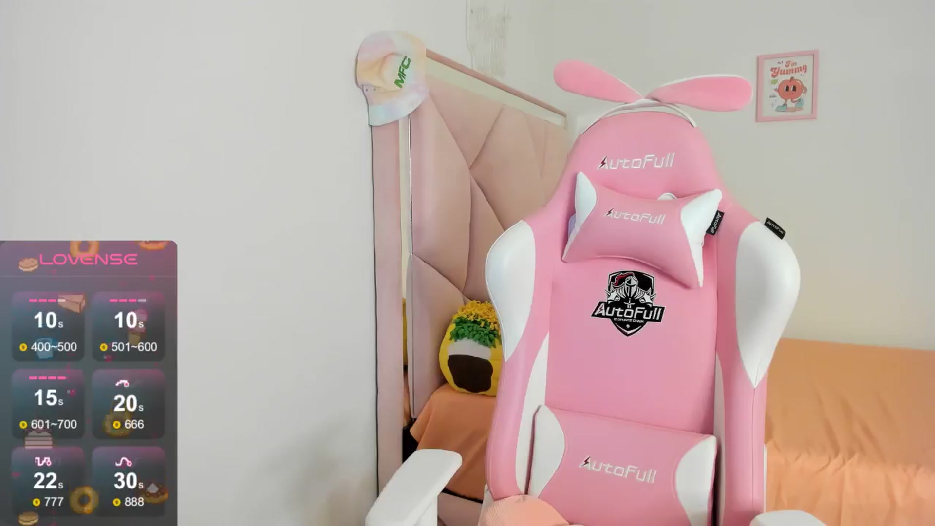 Gallery image thumbnail from Cherrycute666's myfreecams stream on, 08/18/2024, 03:35 image 10 of 20