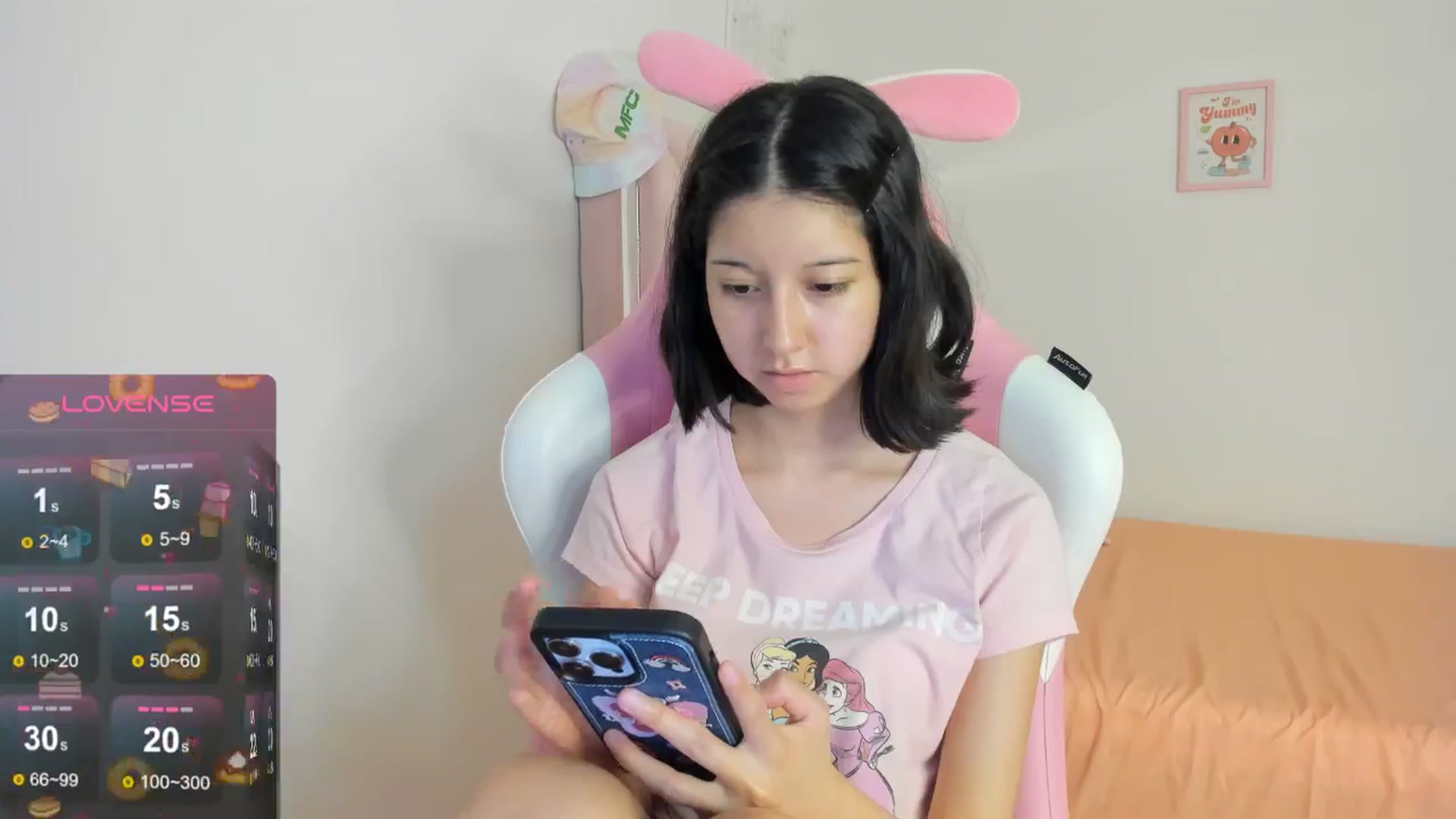 Gallery image thumbnail from Cherrycute666's myfreecams stream on, 08/18/2024, 03:35 image 4 of 20