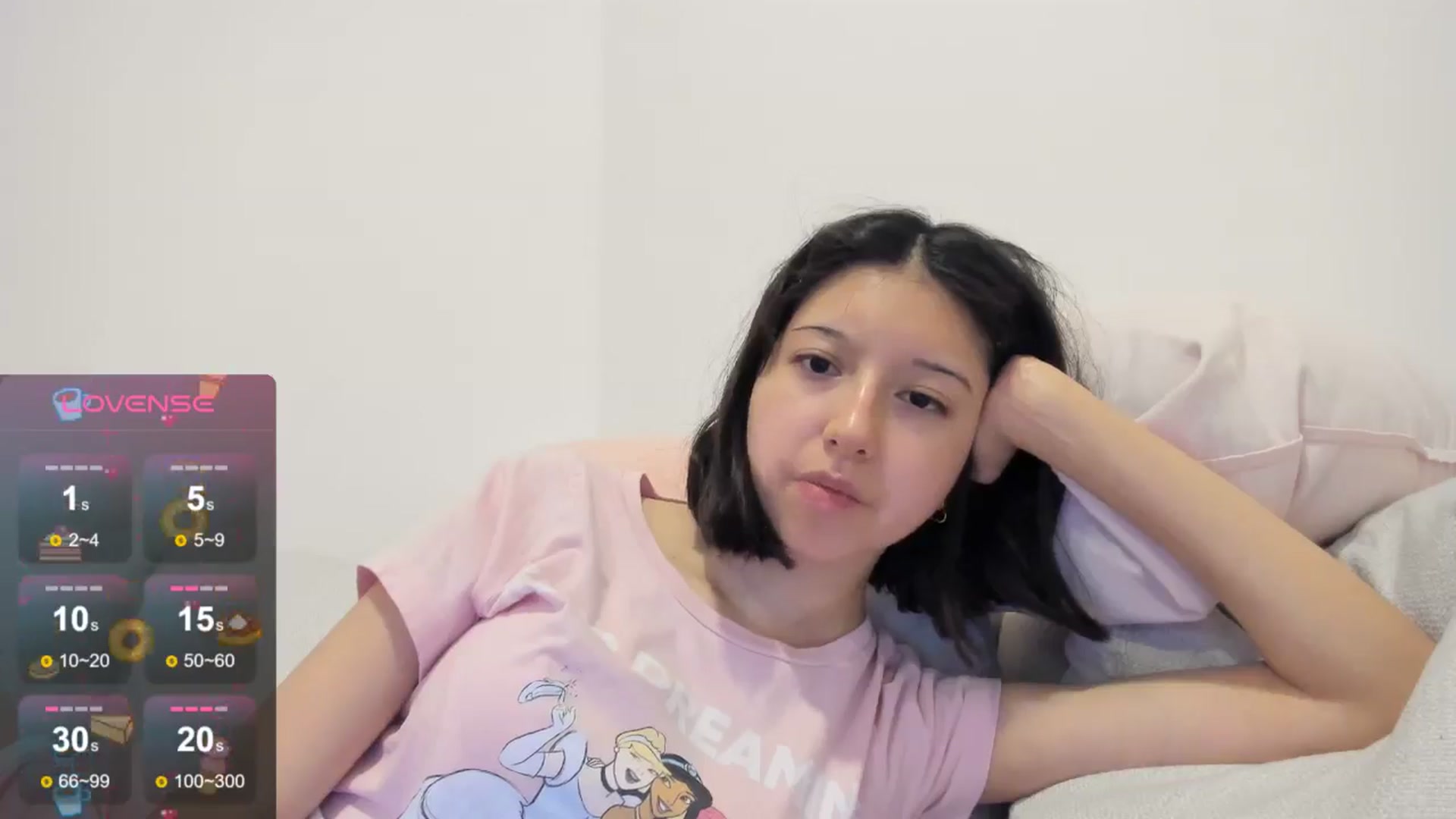 Gallery image thumbnail from Cherrycute666's myfreecams stream on, 08/18/2024, 07:03 image 4 of 20