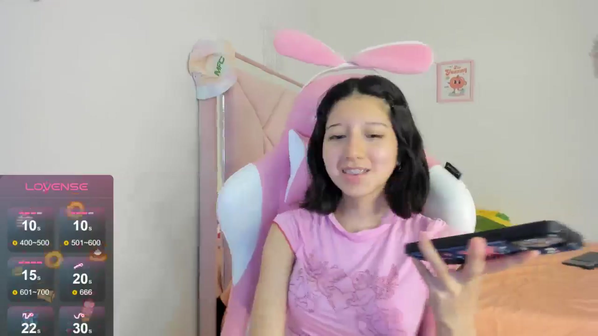 Gallery image thumbnail from Cherrycute666's myfreecams stream on, 08/19/2024, 04:31 image 10 of 20