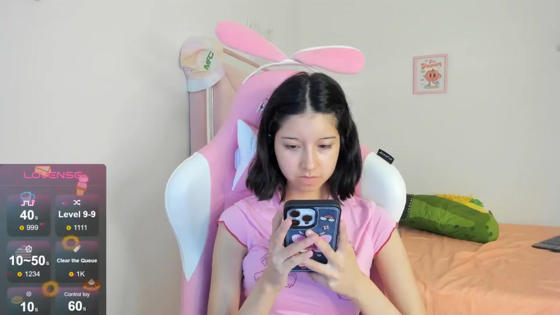 Gallery image thumbnail from Cherrycute666's myfreecams stream on, 08/19/2024, 04:31 image 9 of 20