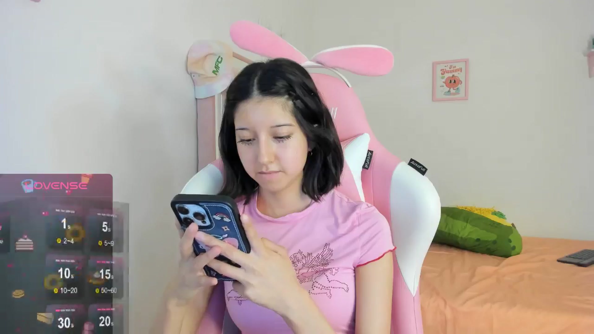 Gallery image thumbnail from Cherrycute666's myfreecams stream on, 08/19/2024, 05:10 image 19 of 20