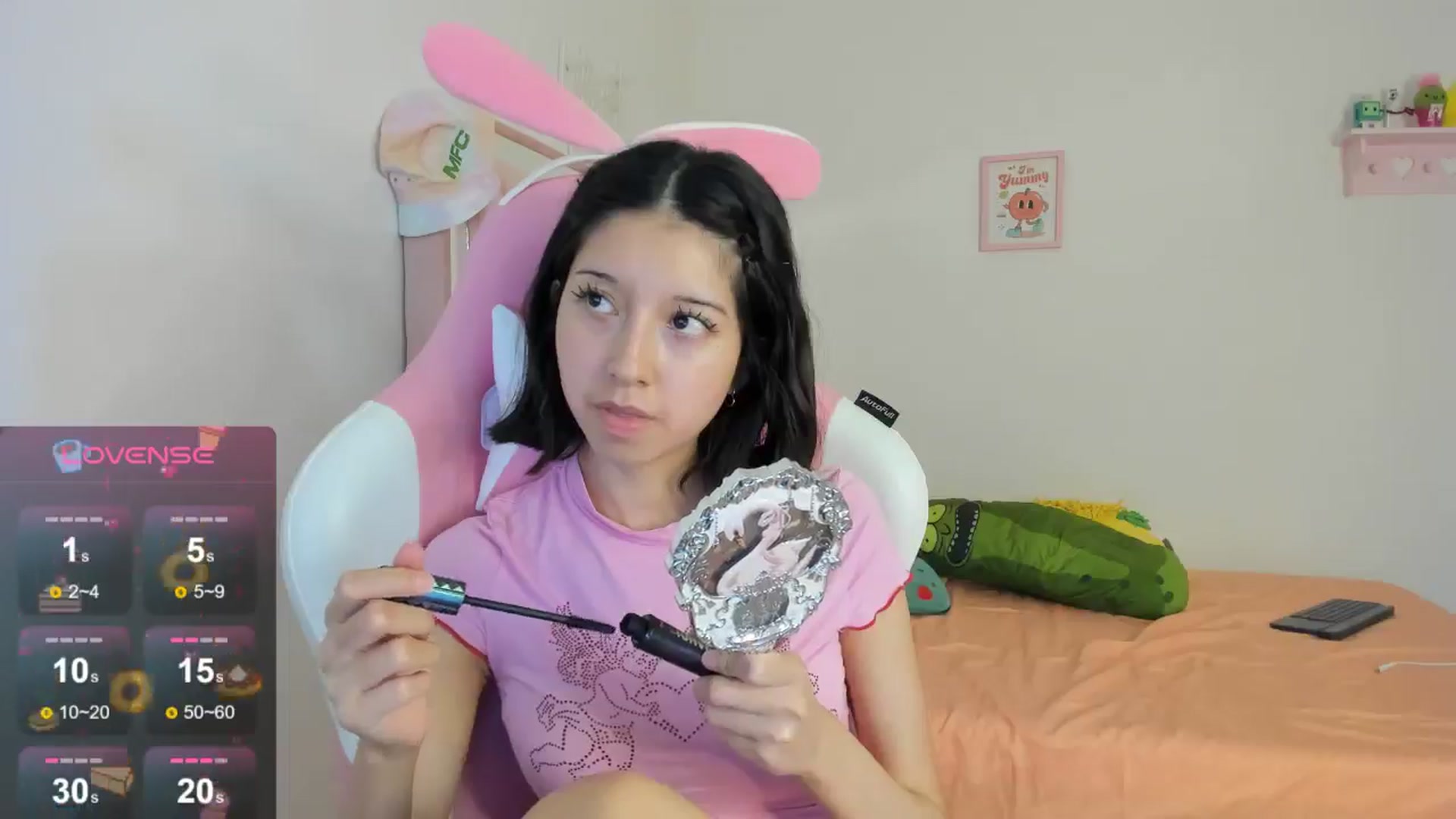 Gallery image thumbnail from Cherrycute666's myfreecams stream on, 08/19/2024, 05:10 image 2 of 20