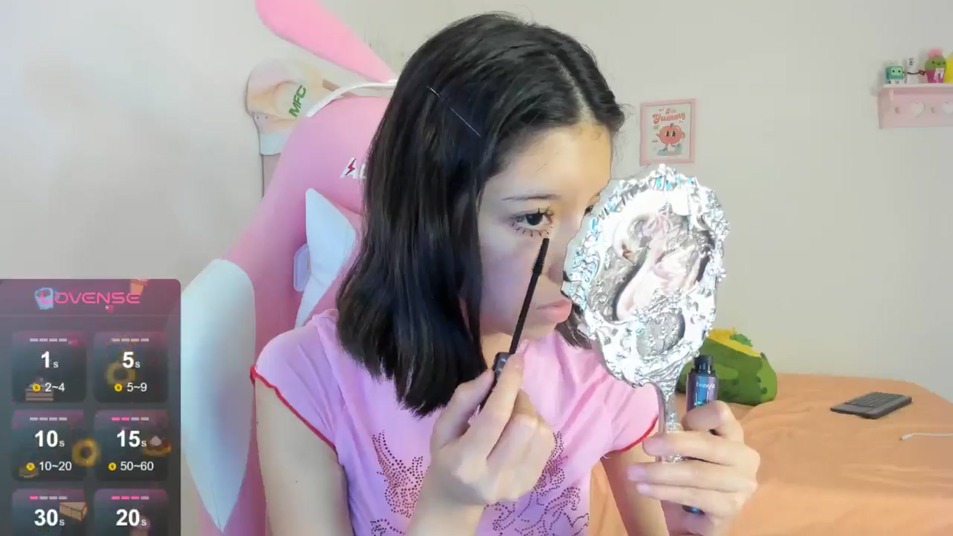 Gallery image thumbnail from Cherrycute666's myfreecams stream on, 08/19/2024, 05:10 image 16 of 20