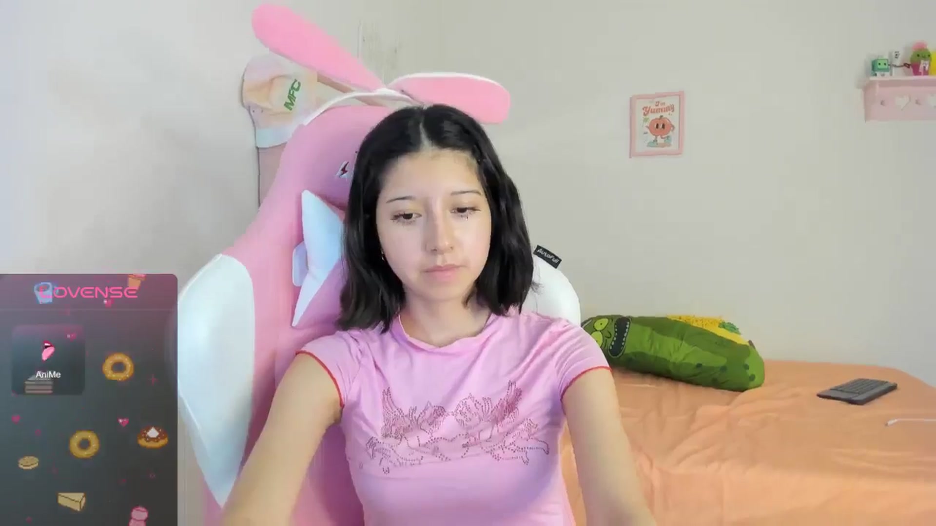 Gallery image thumbnail from Cherrycute666's myfreecams stream on, 08/19/2024, 05:10 image 8 of 20