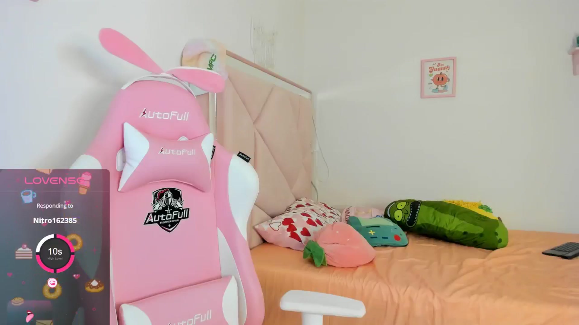 Gallery image thumbnail from Cherrycute666's myfreecams stream on, 08/19/2024, 05:28 image 4 of 20