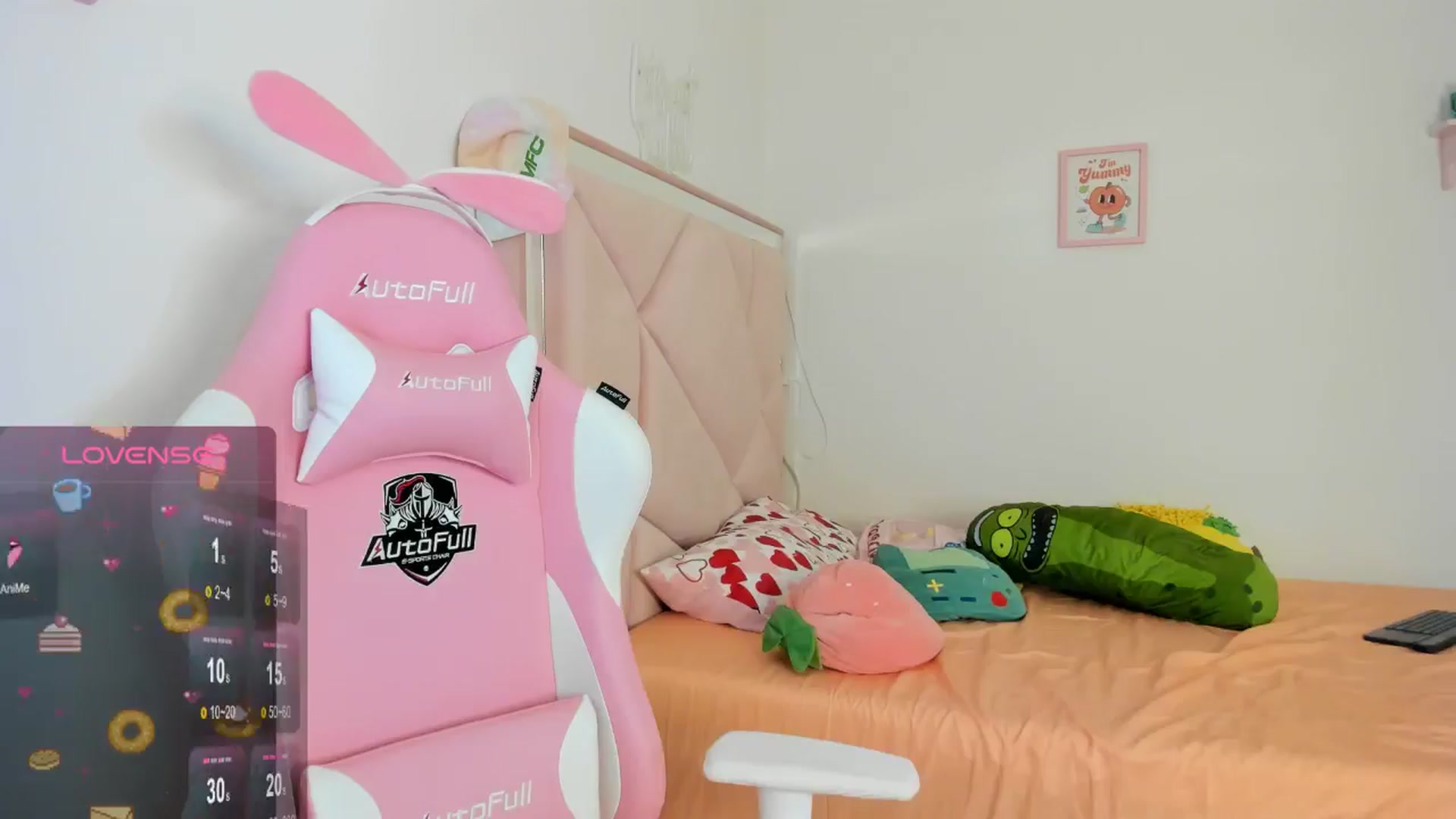 Gallery image thumbnail from Cherrycute666's myfreecams stream on, 08/19/2024, 05:28 image 3 of 20
