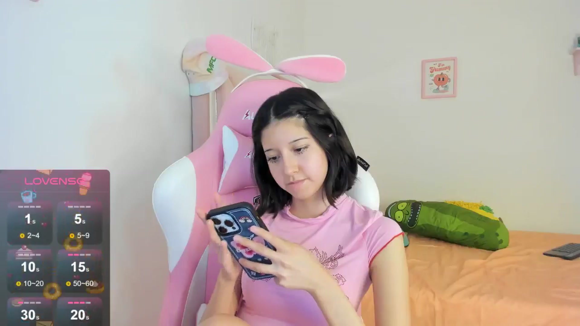 Gallery image thumbnail from Cherrycute666's myfreecams stream on, 08/19/2024, 05:28 image 14 of 20