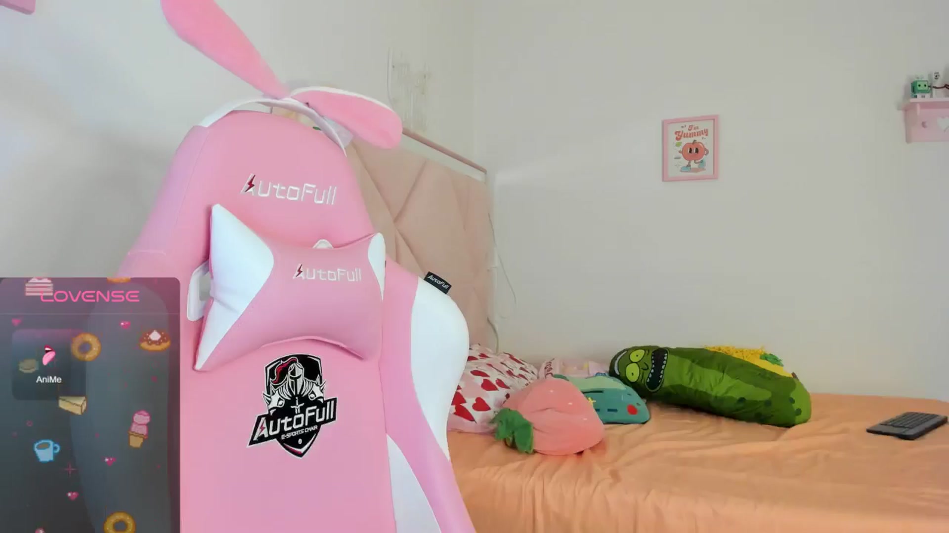 Gallery image thumbnail from Cherrycute666's myfreecams stream on, 08/19/2024, 06:19 image 17 of 20