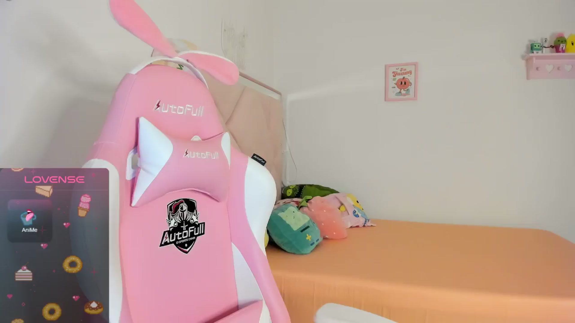 Gallery image thumbnail from Cherrycute666's myfreecams stream on, 08/20/2024, 03:06 image 14 of 20