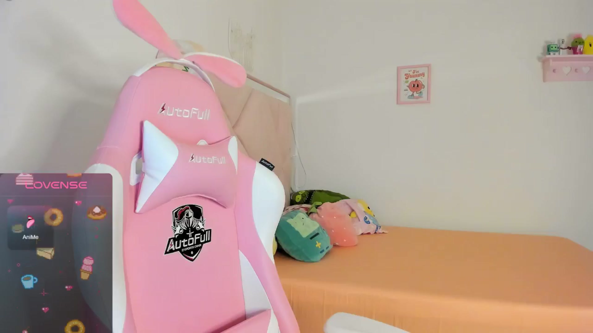 Gallery image thumbnail from Cherrycute666's myfreecams stream on, 08/20/2024, 03:06 image 12 of 20