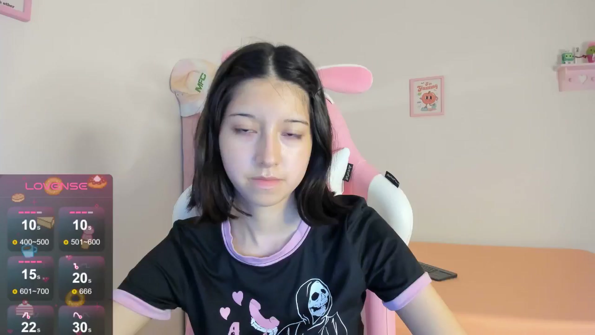 Gallery image thumbnail from Cherrycute666's myfreecams stream on, 08/20/2024, 03:21 image 19 of 20