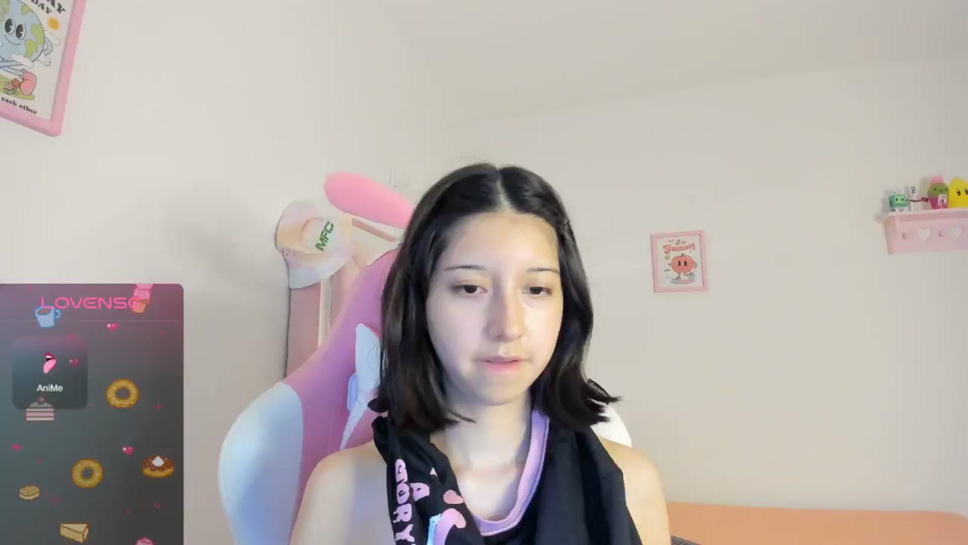 Gallery image thumbnail from Cherrycute666's myfreecams stream on, 08/20/2024, 03:21 image 17 of 20