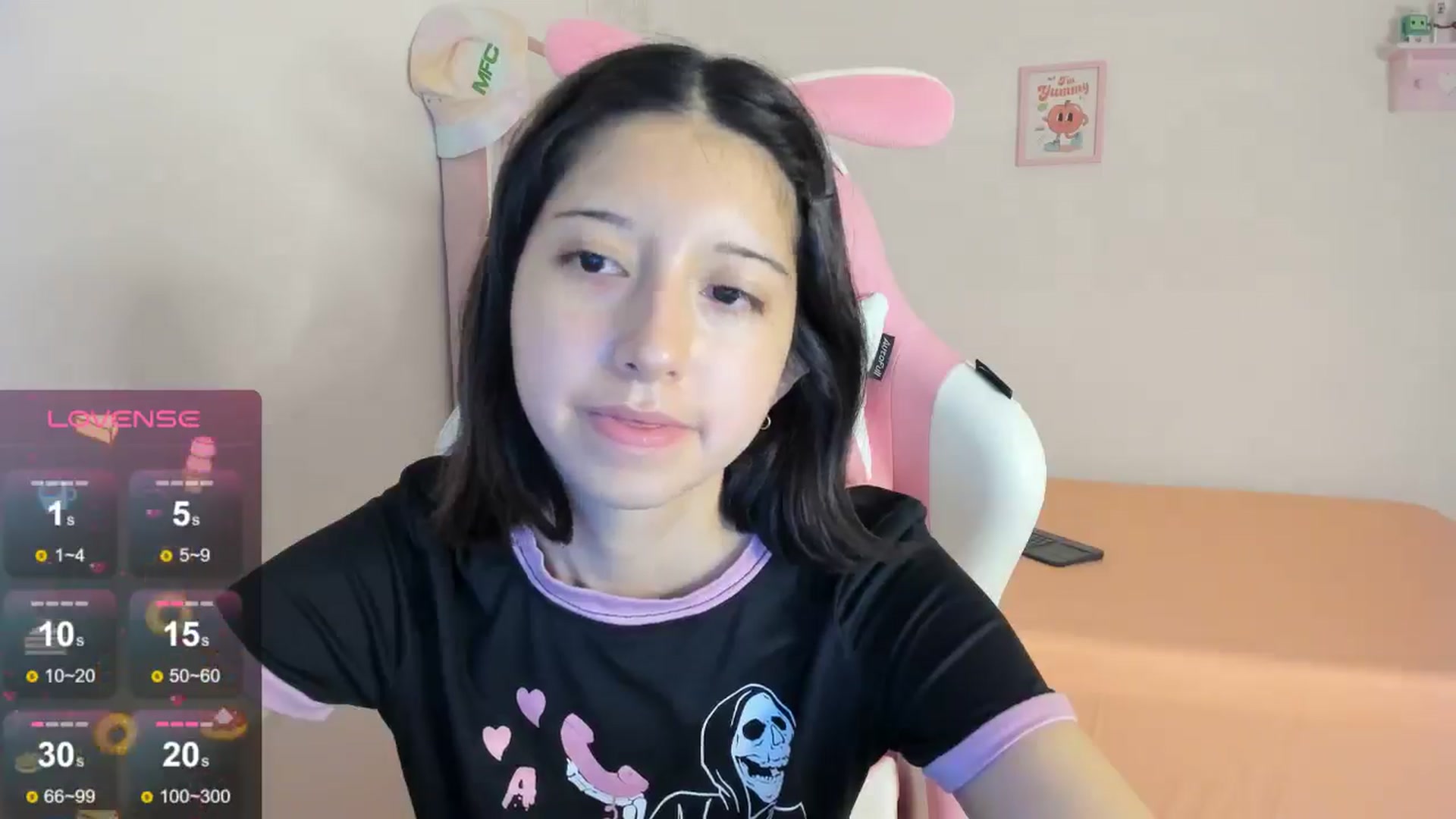 Gallery image thumbnail from Cherrycute666's myfreecams stream on, 08/20/2024, 04:06 image 19 of 20