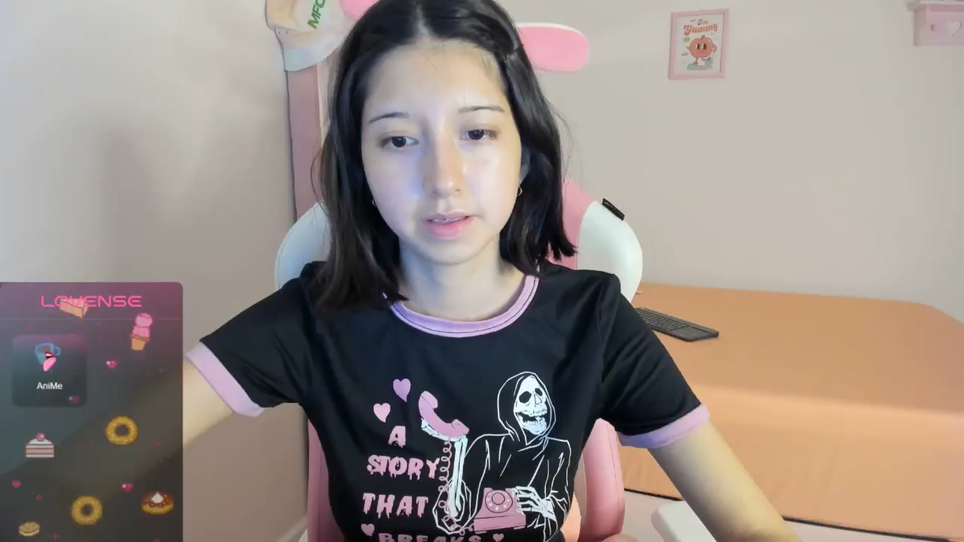 Gallery image thumbnail from Cherrycute666's myfreecams stream on, 08/20/2024, 04:06 image 16 of 20