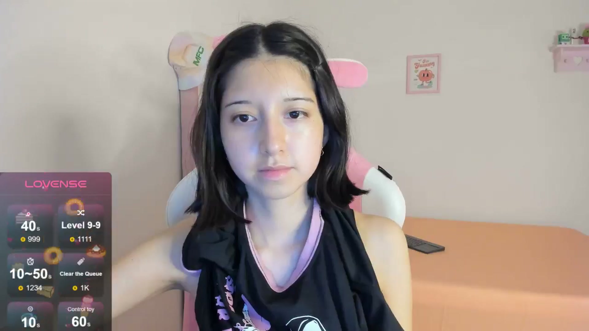 Gallery image thumbnail from Cherrycute666's myfreecams stream on, 08/20/2024, 04:06 image 17 of 20