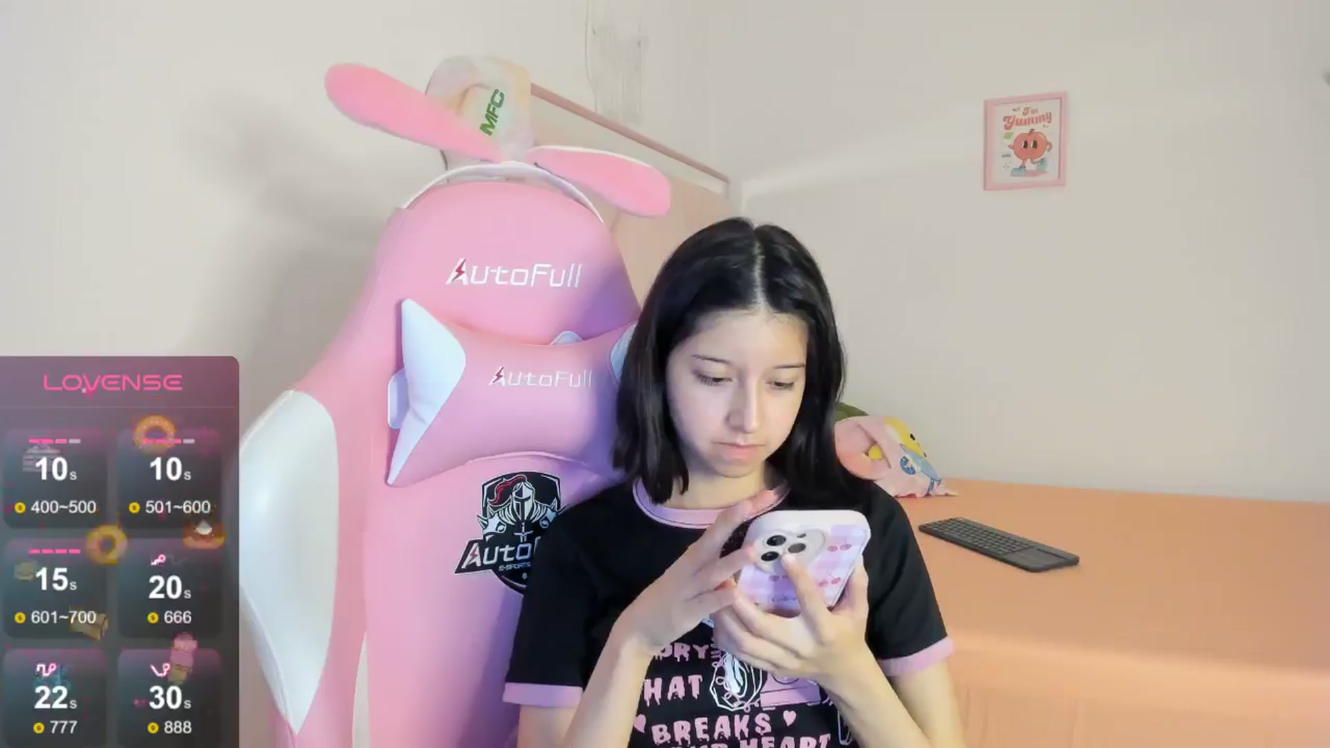 Gallery image thumbnail from Cherrycute666's myfreecams stream on, 08/20/2024, 06:30 image 11 of 20