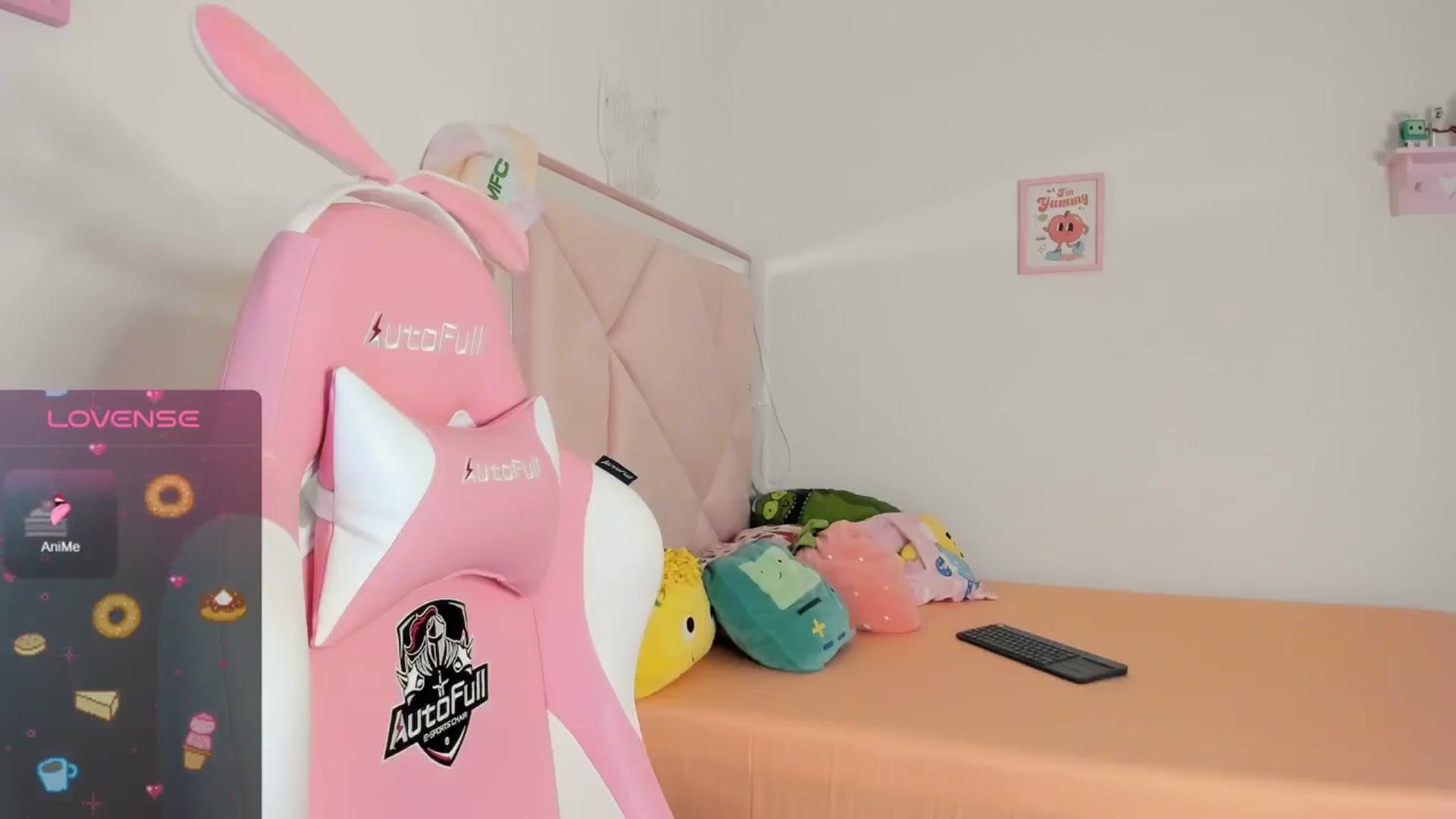 Gallery image thumbnail from Cherrycute666's myfreecams stream on, 08/20/2024, 06:30 image 5 of 20