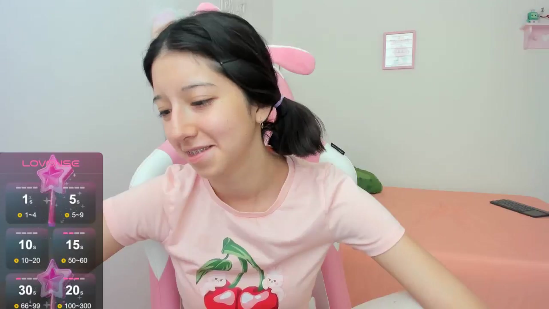Gallery image thumbnail from Cherrycute666's myfreecams stream on, 08/27/2024, 21:43 image 8 of 20