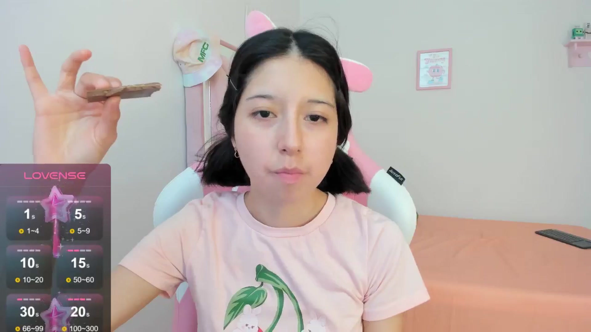 Gallery image thumbnail from Cherrycute666's myfreecams stream on, 08/27/2024, 21:43 image 20 of 20